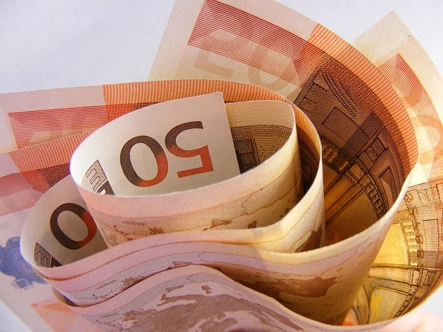 P2P lending v eur